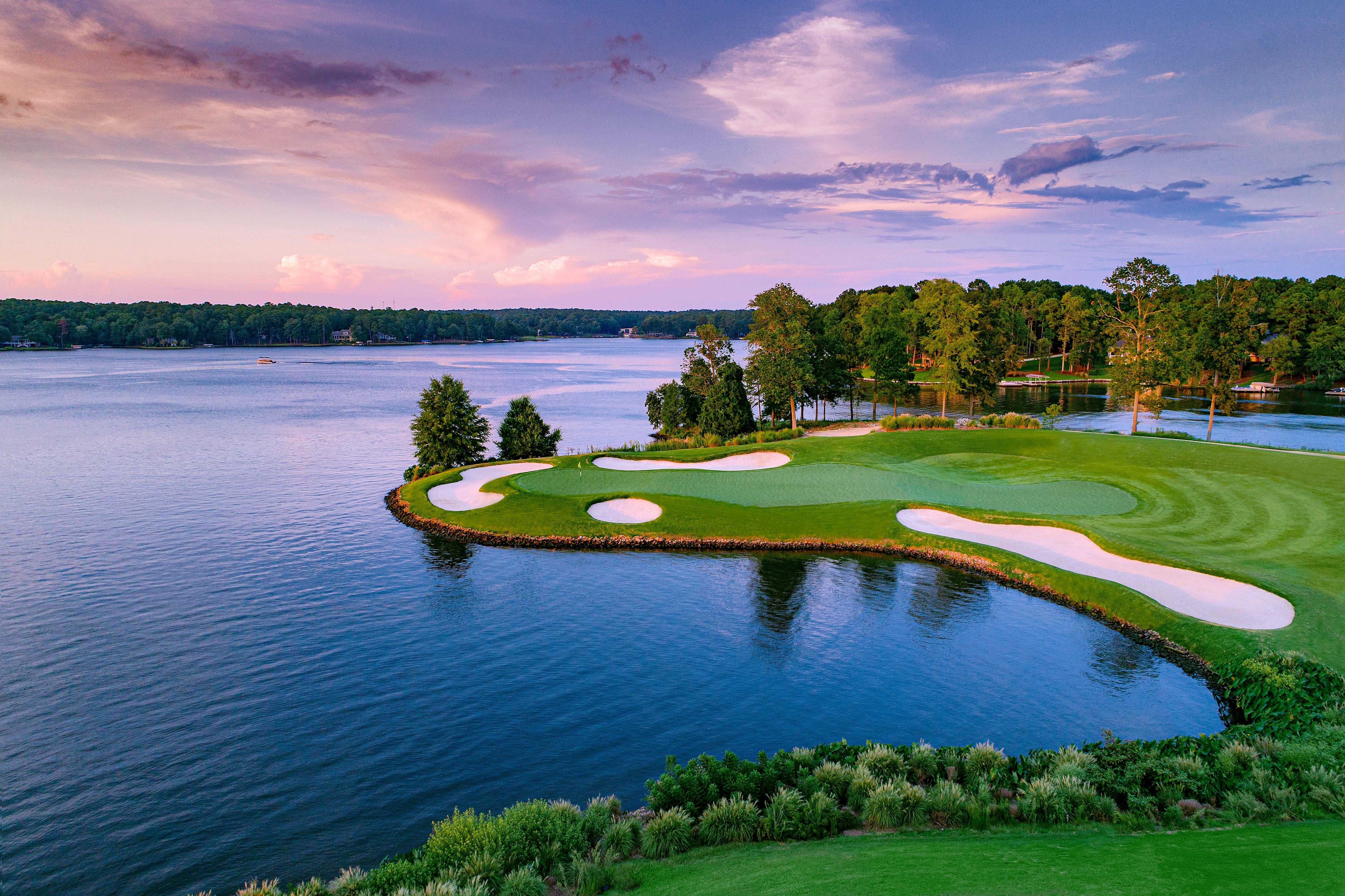 Golf course with Green Golf Carbon technology